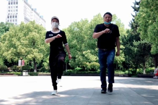 鬼步舞新手入门教学教程？-鬼步舞新手入门教学