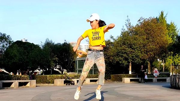 鬼步舞新手入门教学教程？-鬼步舞新手入门教学
