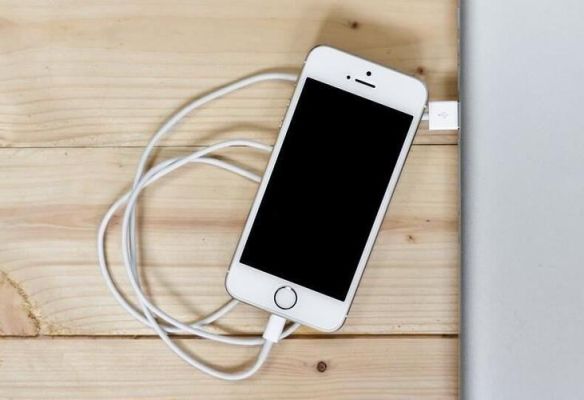 新买的iphone怎么充电？苹果新手机要怎么充电比较好