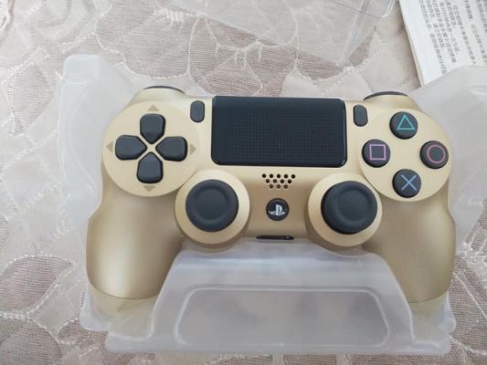 ps4手柄充电后还是没电？PS4新手柄没电