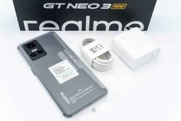 新买的真我gtone手机第一次应该怎么充电？新手机应该如何充电器