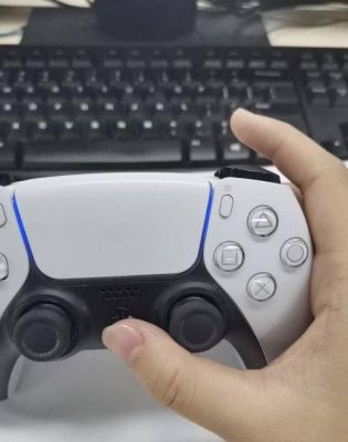 想问一下ps4手柄直接就可以支持体感吗？ps4透明新手柄