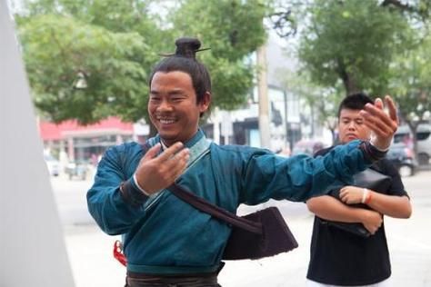 孙浩穿道士衣服那部电影叫什么名字？侠客风云新手村玉佩