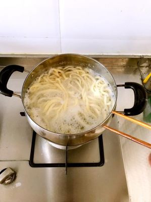 拉面是怎么拉出来的？新手拉面