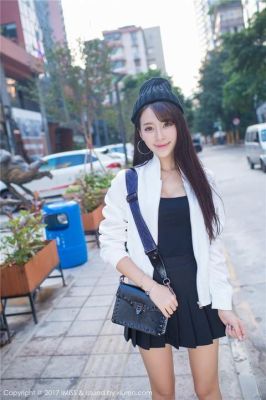 穿短裙如何搭配上衣？短裙小清新手机壁纸