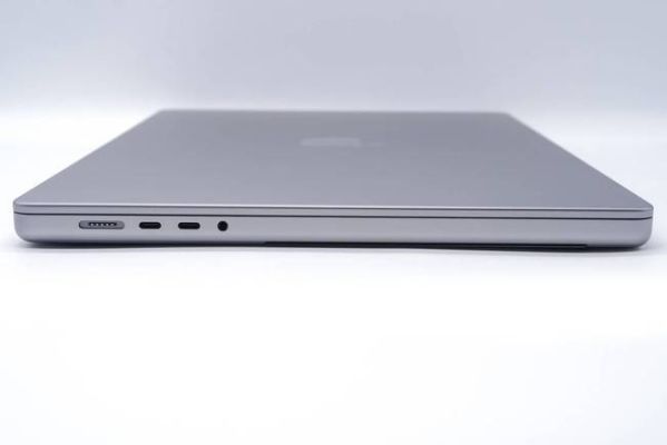 macbookpro可以一边充电一边用吗？macbook pro新手