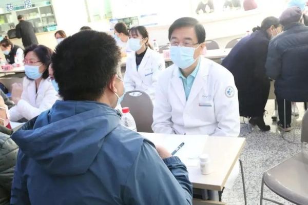 张家口第一附属医院看病有感[猪都能坐诊当专家]？-从新手到专家 有感