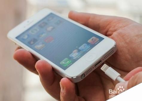 为什么iphone5s无法充电？-苹果5s新手机怎么充电没反应怎么回事啊