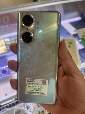 猫哥评测准新机和新机区别？-新手机开箱视频