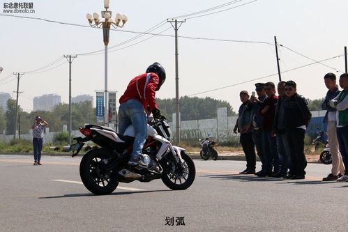 125摩托车正确抬头方法？-新手骑机车抬头