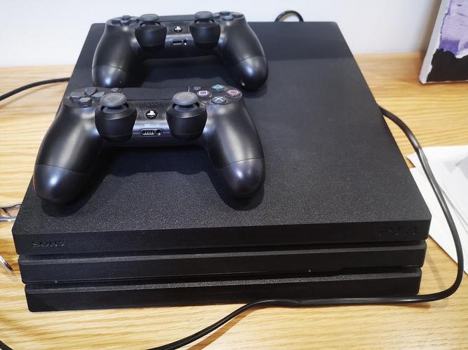 ps4 pro能连接手柄么？-ps4pro都是新手柄