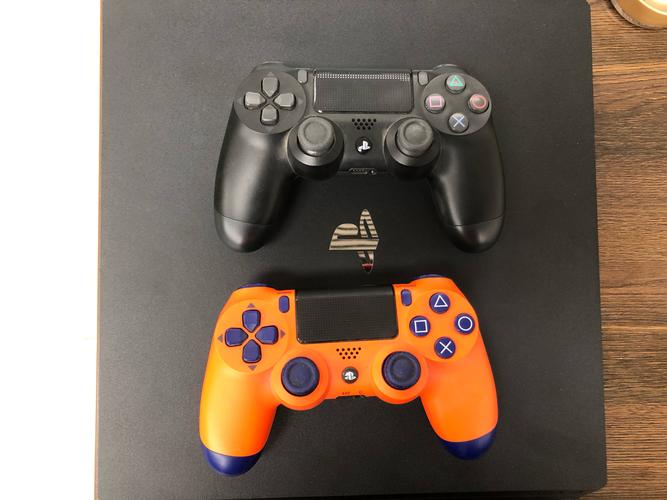 ps4 pro能连接手柄么？-ps4pro都是新手柄