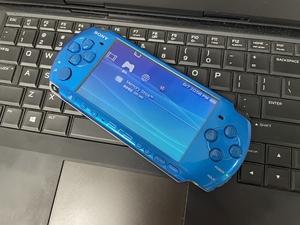 我说psp 3000怎么下载游戏到内存卡上，啊?要详细，解说，本人是新手，要超级超级，详细的？-新手游戏下载软件