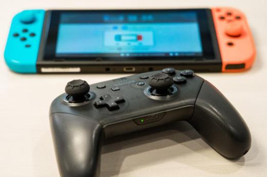 switch主机有电手柄没电需要插电源充电吗？-pro 手柄 新手柄没电了