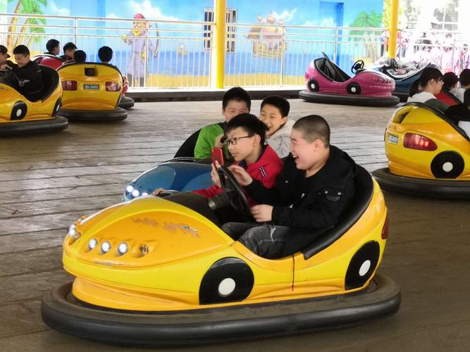 碰碰车怎么开才好？-碰碰车怎么玩新手