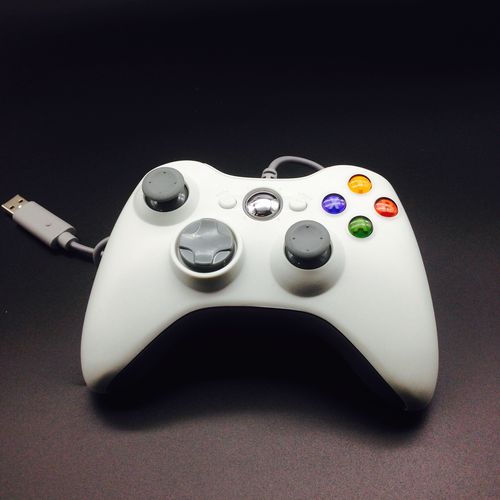 xboxone和xbox360手柄通用吗？-新手柄兼容xbox360