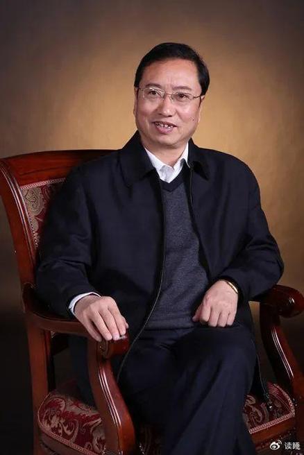 孙子第一次学爬行用什么诗来形容？-卧龙吟新手攻略2018