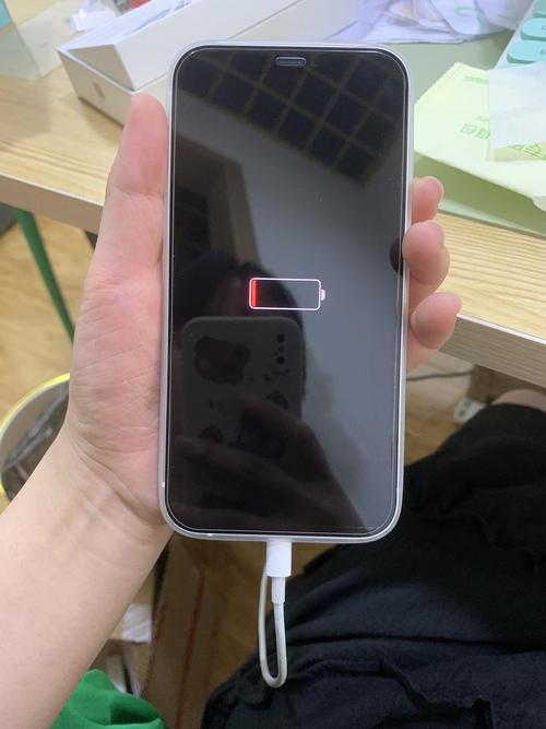 iphone 12第一次充电要充多久？-苹果7新手机充电充多久