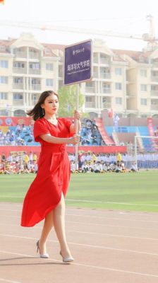高中运动会开幕式举牌适合穿的衣服？-dnf萝莉时装