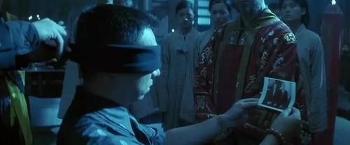 一部老的恐怖片讲的一帮学生和老师去一个村子郊游？-dnf男魔图