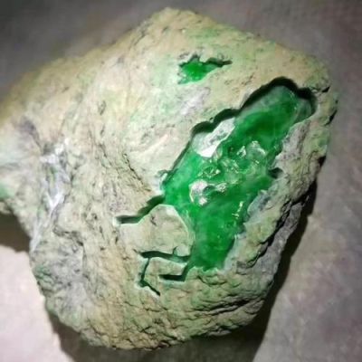 网上传吉林磐石要出翡翠原石是真是假？-dnf裂缝不出货